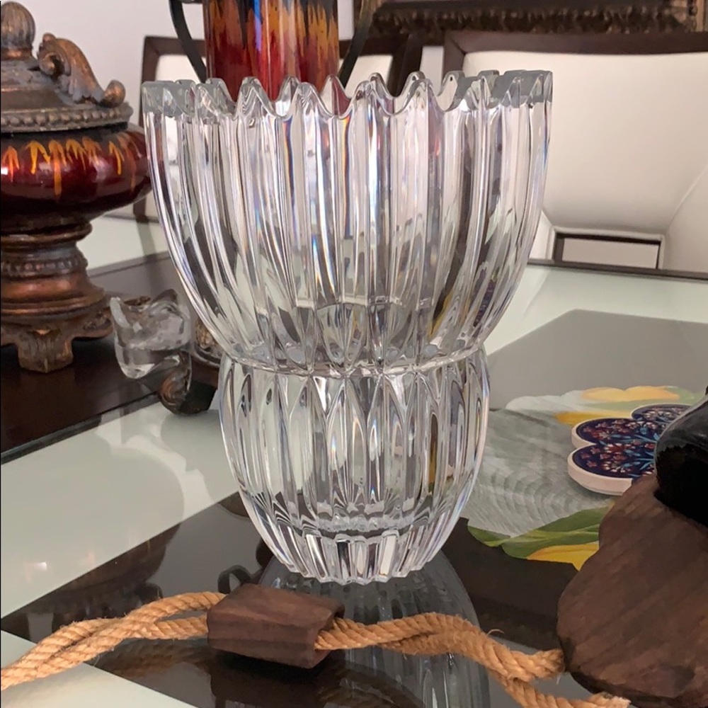 Crystal vase or ice place